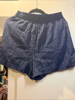 Suzy Shier Navy Blue Textured Elastic Waist Shorts